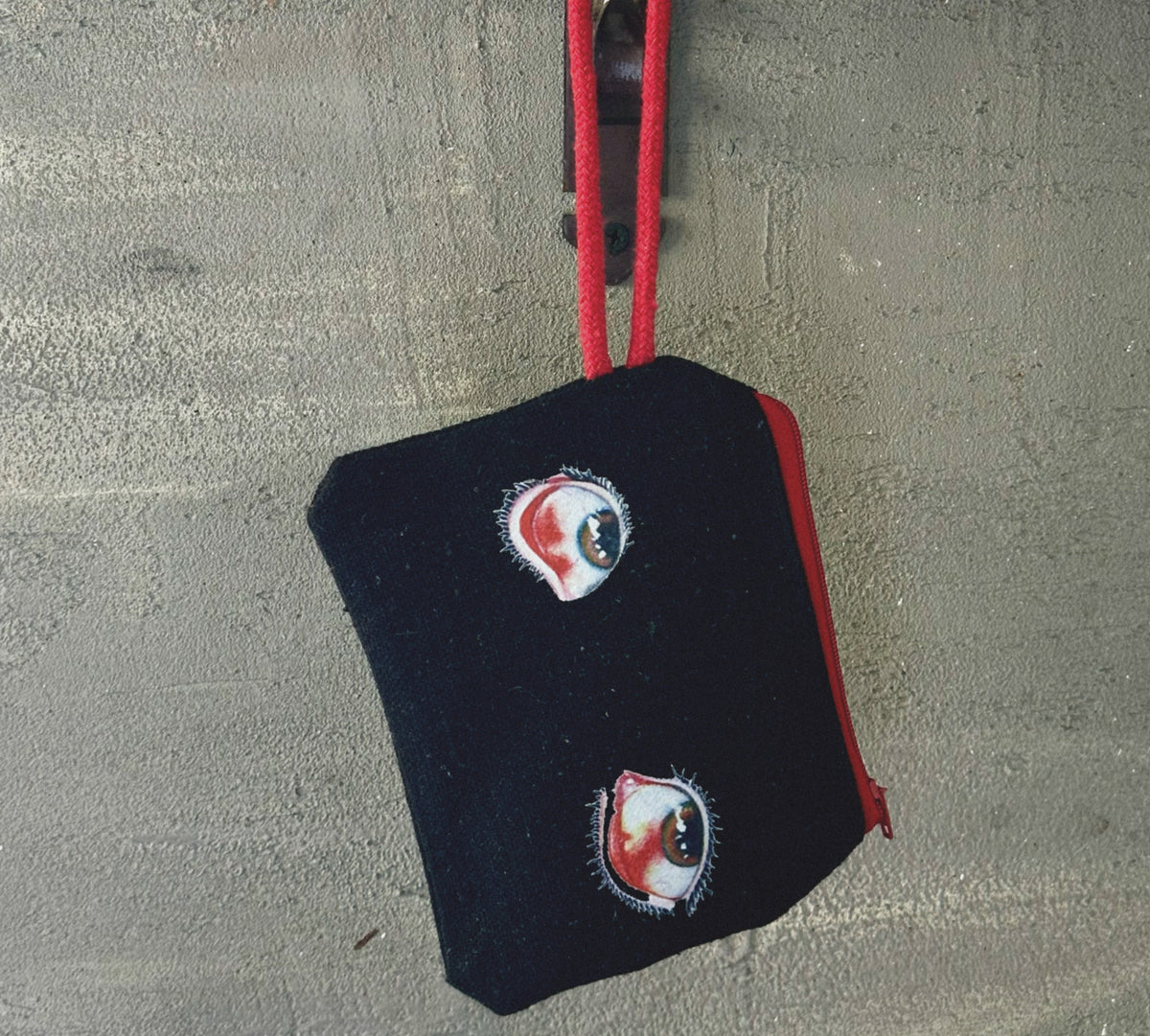 tired eyes - coin pouch