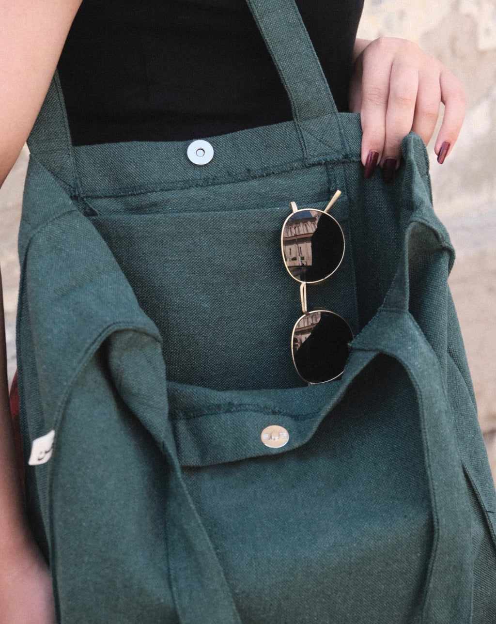 إنما الحياة عقيدة و جهاد- large tote bag