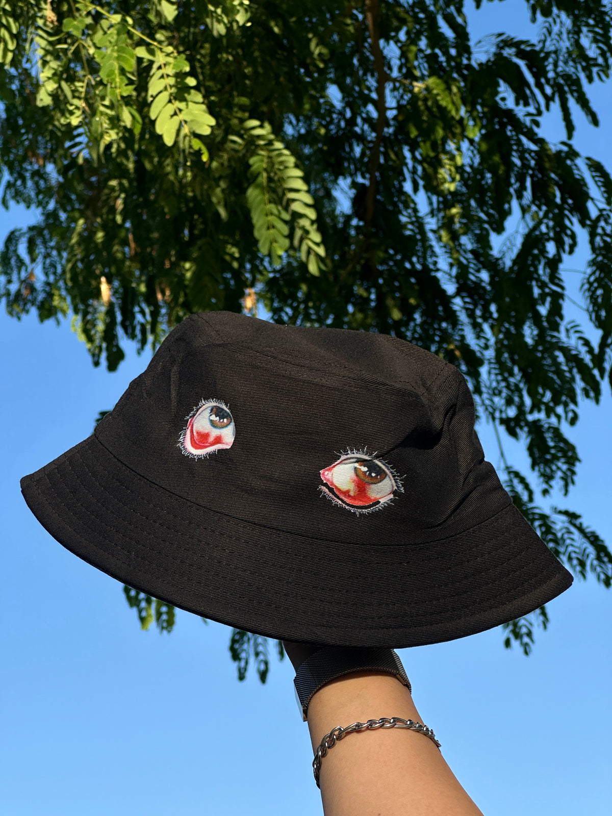 Tired eyes - Bucket Hat