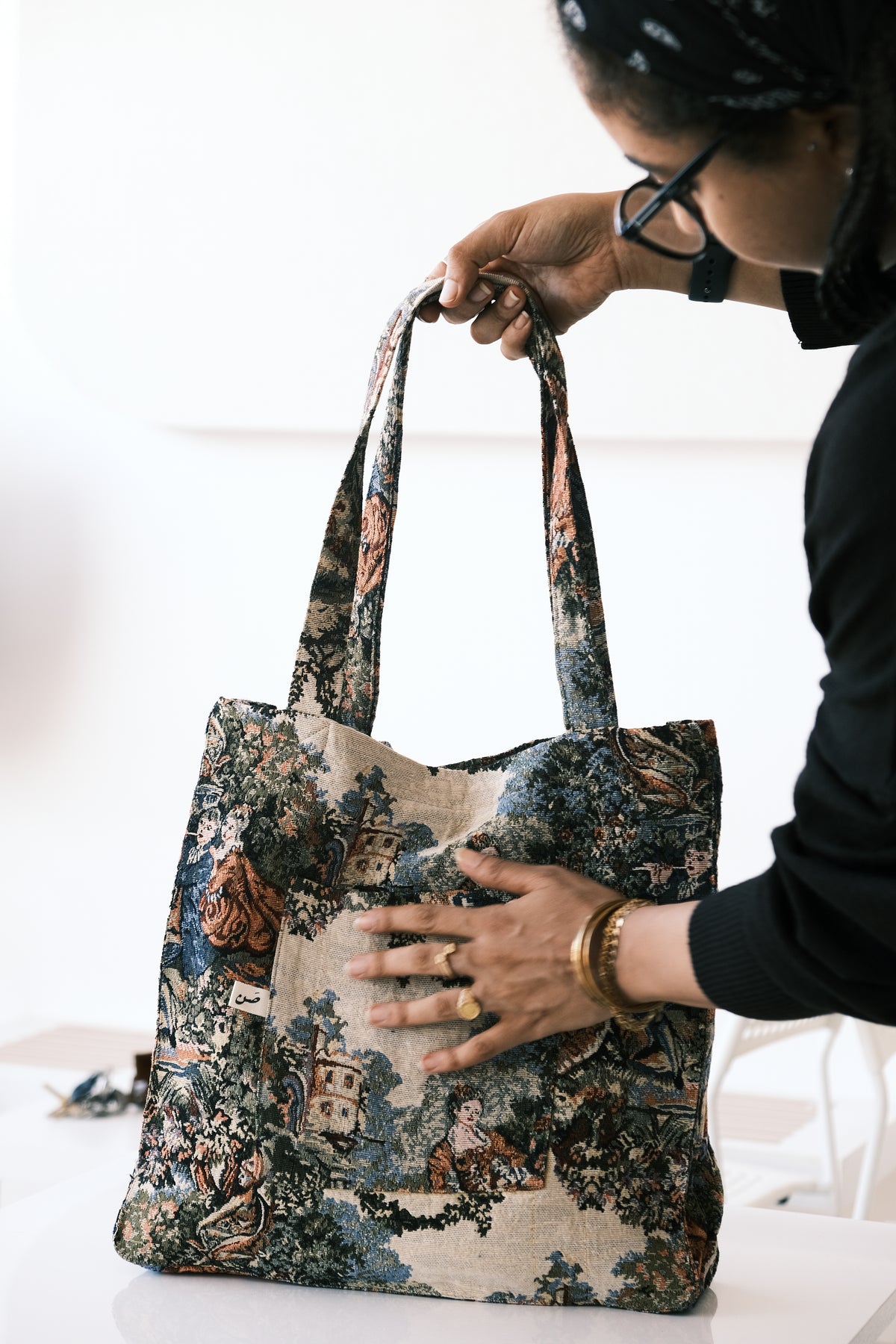 Romeo & juliet large tote bag